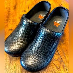 Dansko XP Clogs